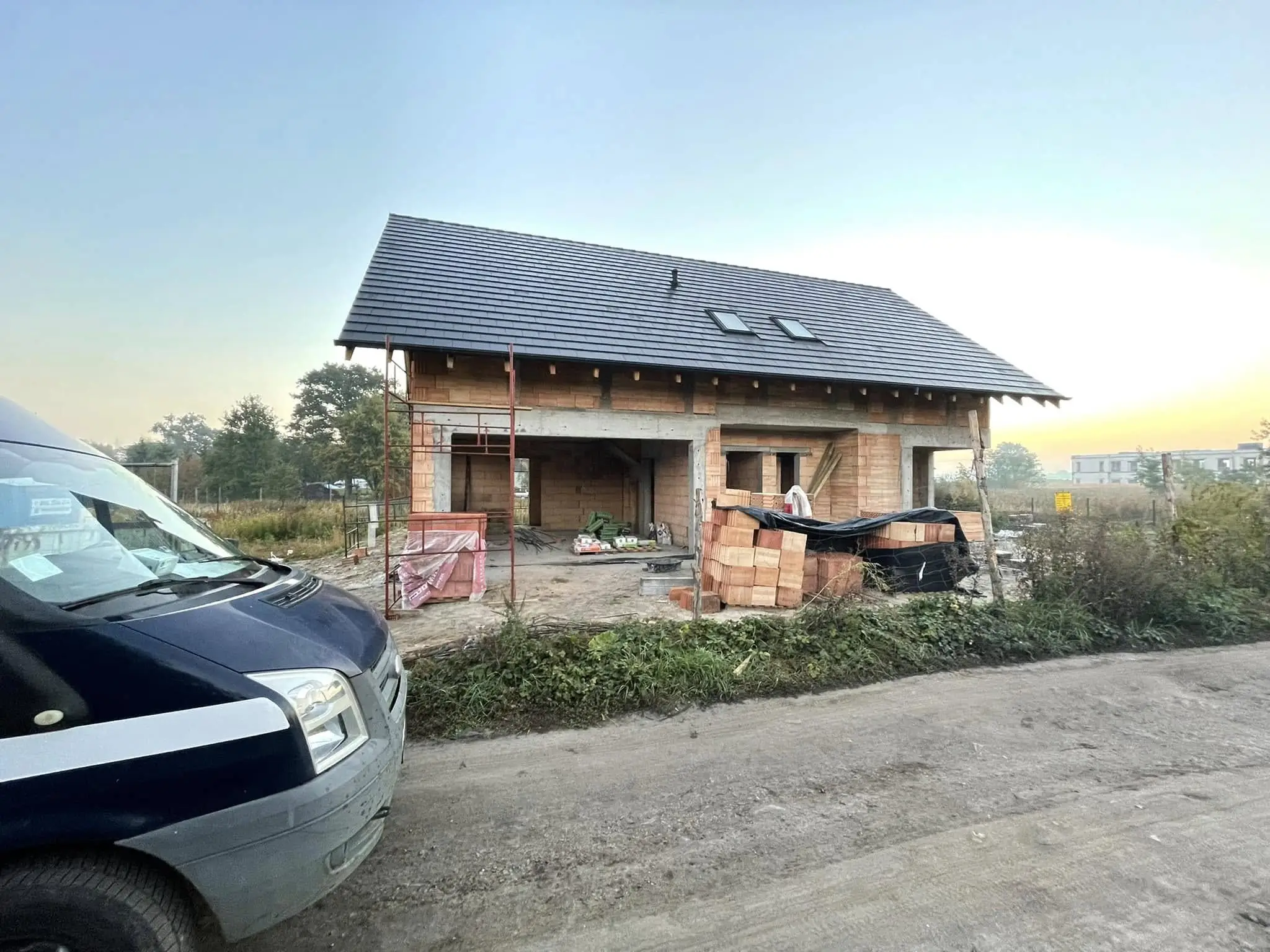 Stan surowy z dachem – 25.12.2022
