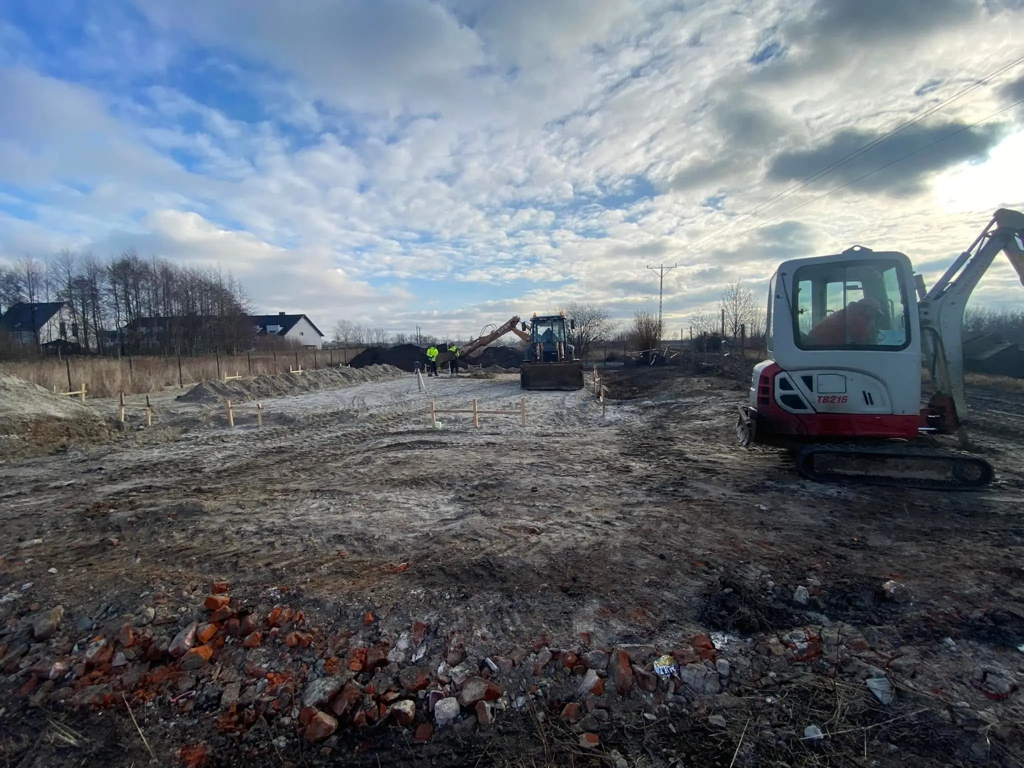 Wykop i betonowanie ław – 23.12.2021